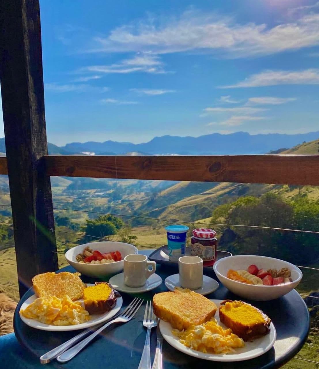 Café da manhã com vista