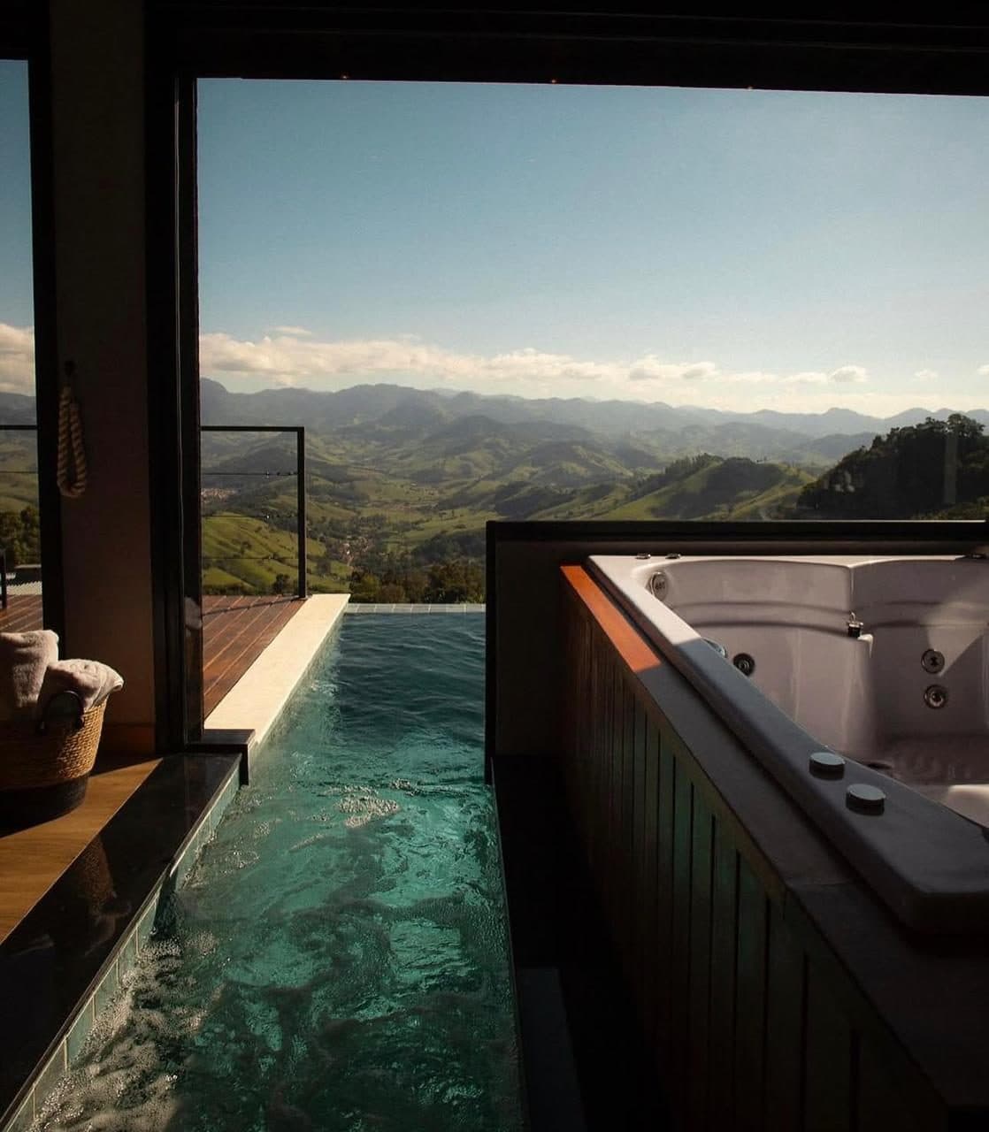 Banheira com piscina
